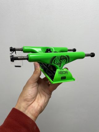 Ak hľadáš spoľahlivé a kvalitné trucky za super cenu 😎😎 Tak @silvertrucks sú jasnou voľbou 🛹🛹 set dostaneš už za 54,99€ 👉👉...