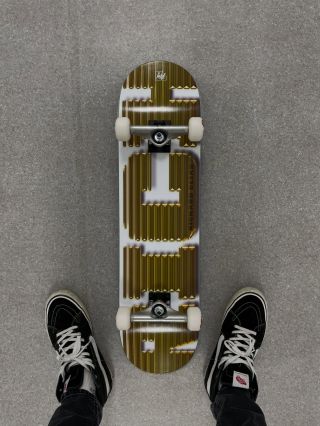 Ak sa ti nechce skladať komplet a chceš hneď jazdit 🛹🛹 Tak tu máme pre teba riešenie v podobe Cube Gold kompletov 👑👑...